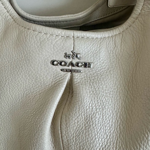 👜 Coach Madison Hobo Bag – Cream Pebbled Leather - Picture 7 of 11